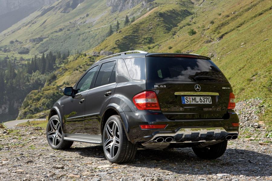  Mercedes-Benz ML63 AMG Performance Studio 2009 года  (фото 17 из 37)